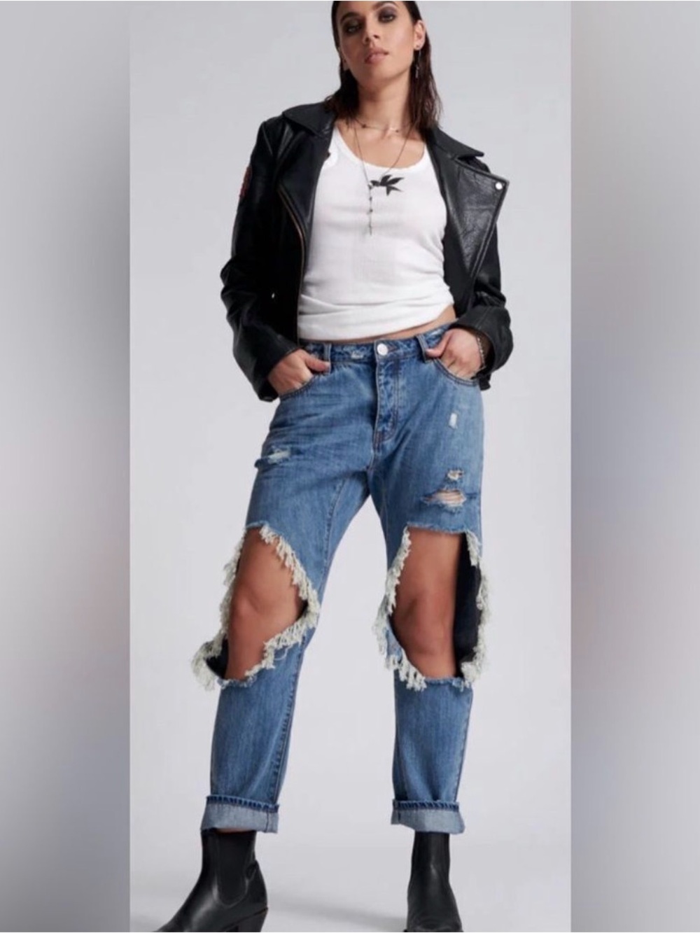 NWT One Teaspoon Women’s Messed Up Saints  Boyfriend Jeans Distressing - Size 33